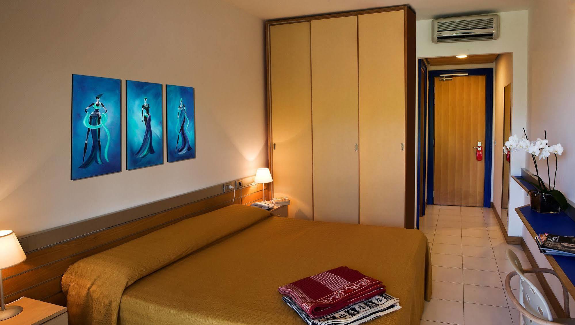 African Beach Hotel-Residence Manfredonia Exterior photo
