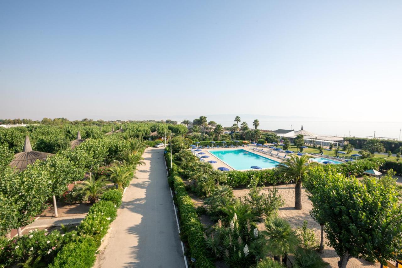 African Beach Hotel-Residence Manfredonia Exterior photo